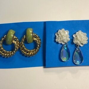 Mix and match pierced earrings gold green and iridescent white and clear stone